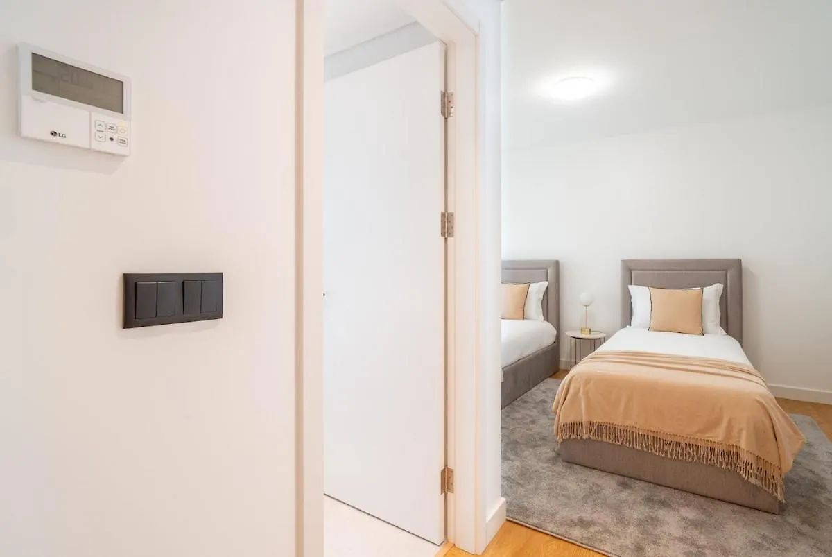 Suite Q - Supermarket - Pool - Ac - Park Φουνκάλ Πορτογαλία